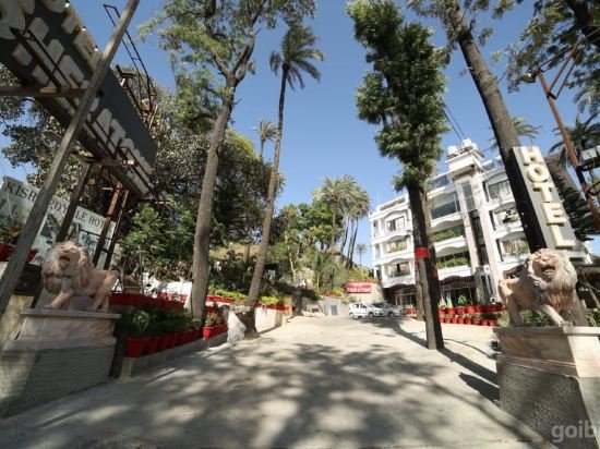 Фото Sheratone - A Luxury Hotel