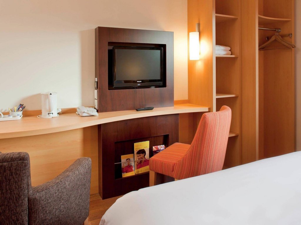 Фото ibis Belfast City Centre Hotel