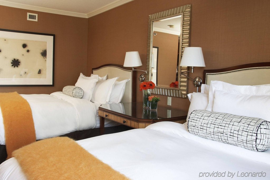 Фото The Yorkville Royal Sonesta