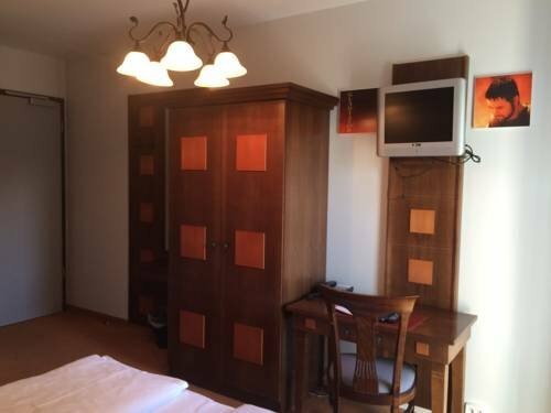 Гостиница CineHotel Maroni в Цирндорфе