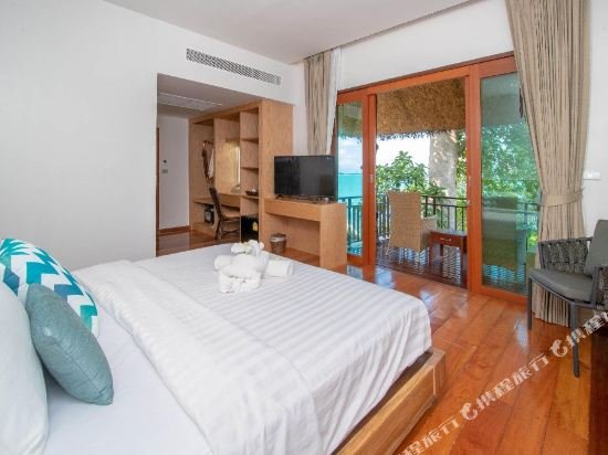 Фото Coral Cliff Beach Resort