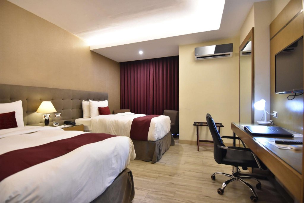 Фото Ironwood Hotel