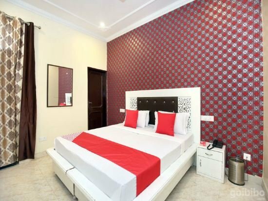 Гостиница Oyo 13102 Hotel Adarsh