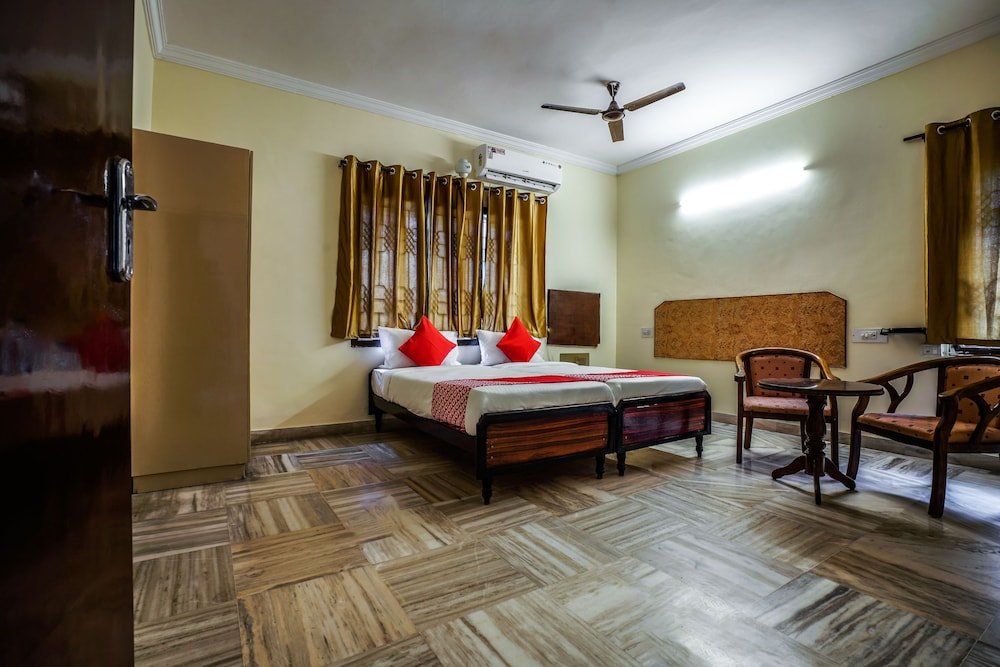 Фото Oyo 20025 SilverKey Banjara Hills