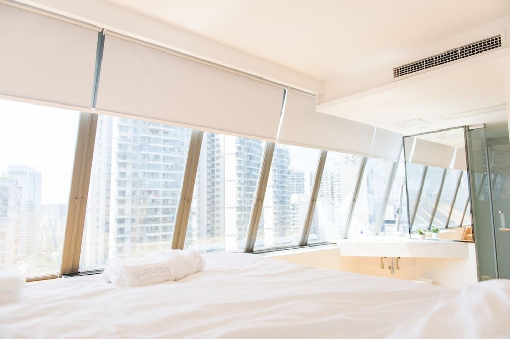 Фото White waltz