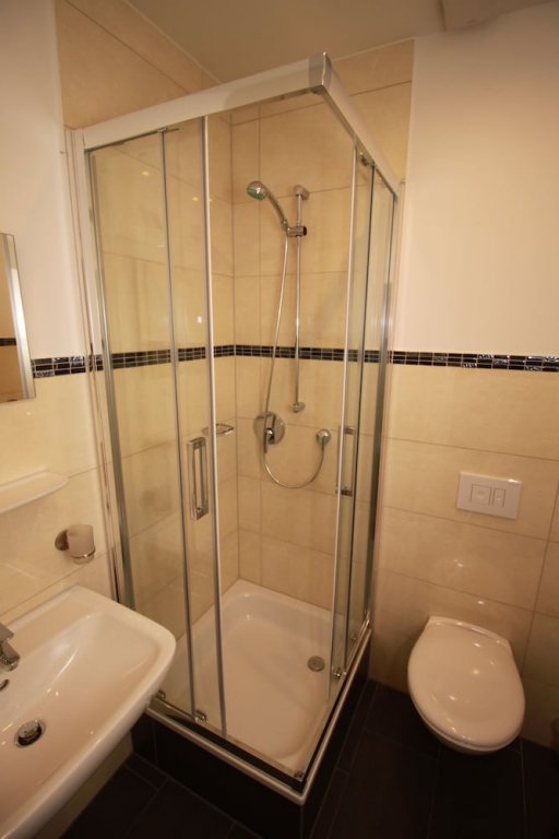 Фото Slamba Hostel Augsburg