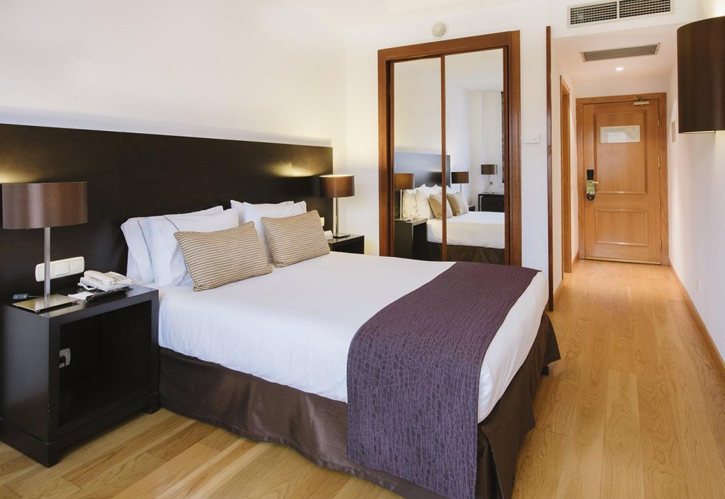 Фото Rafaelhoteles Atocha