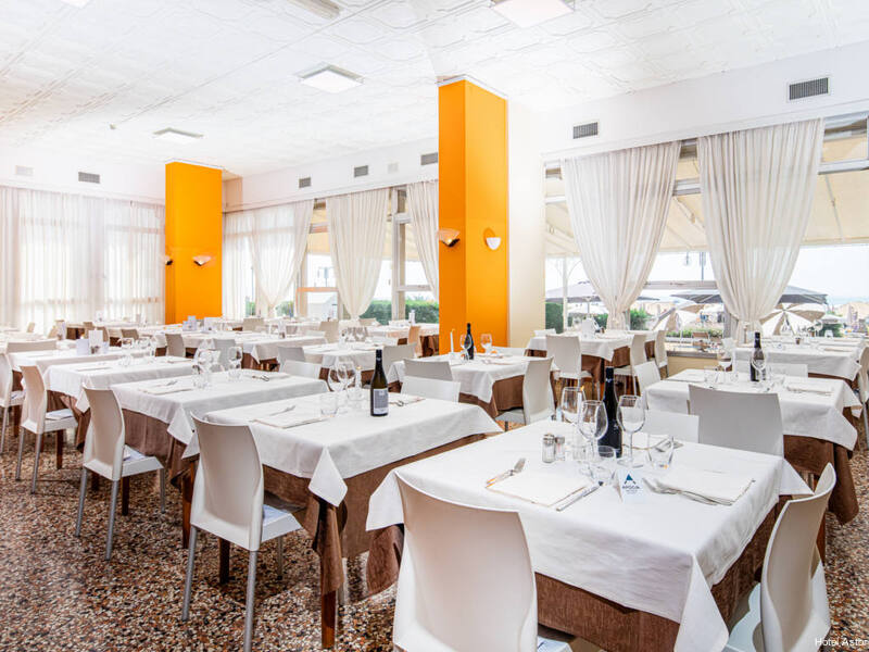 Фото Hotel Astor