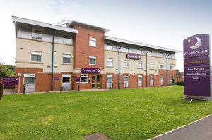 отель Premier Inn Manchester Heaton Park