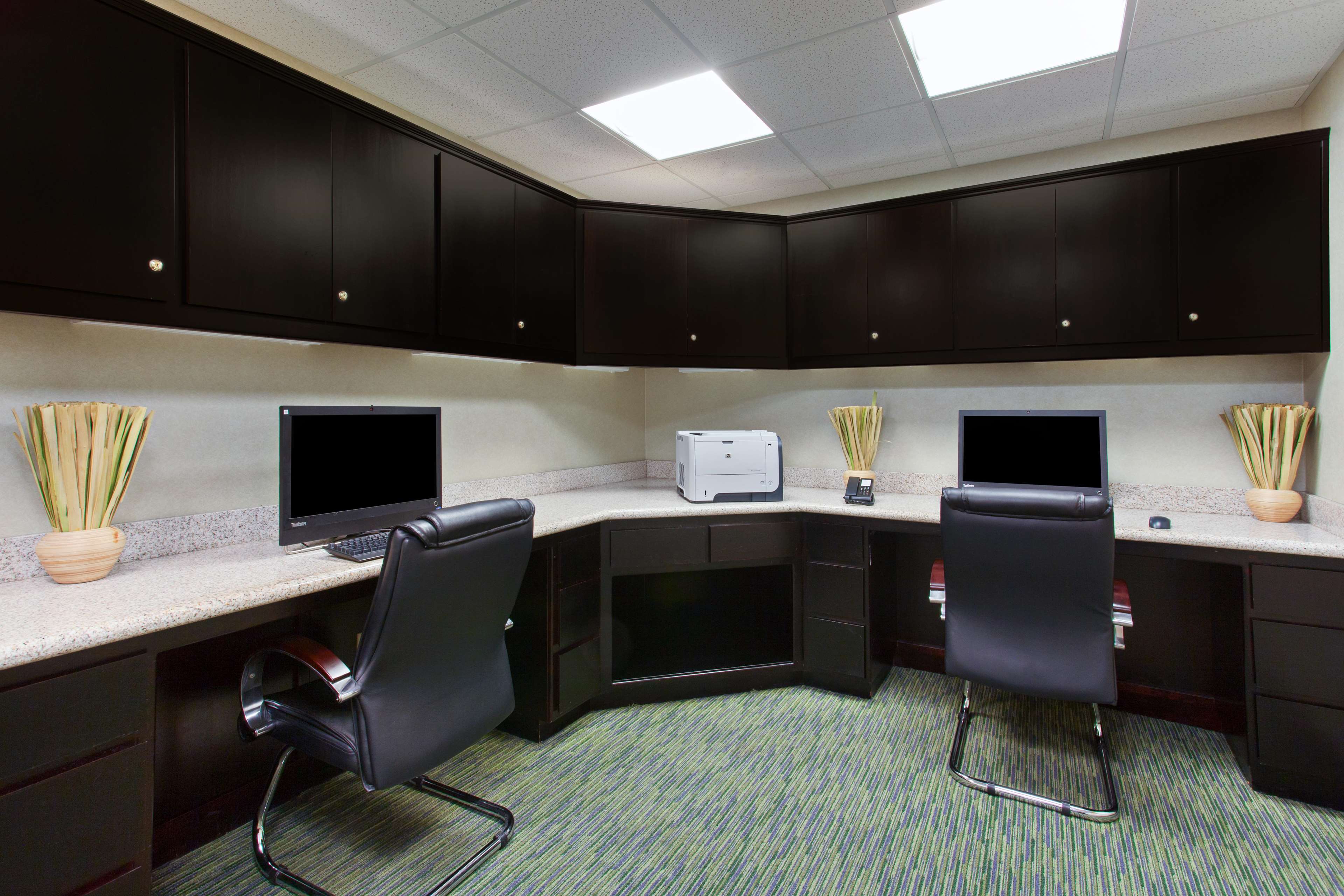 Фото Hampton Inn & Suites Roseville