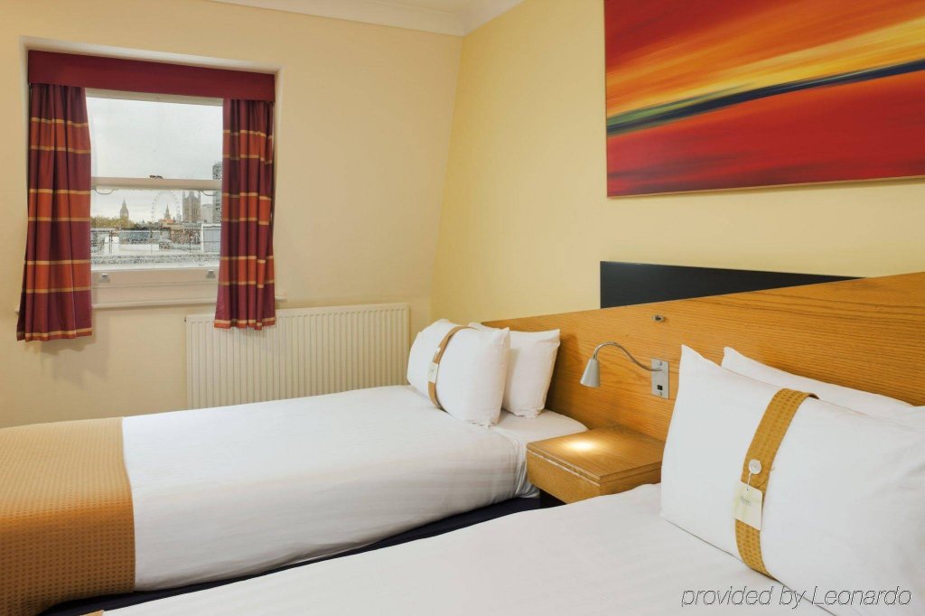 Фото Holiday Inn Express London Victoria, an IHG Hotel