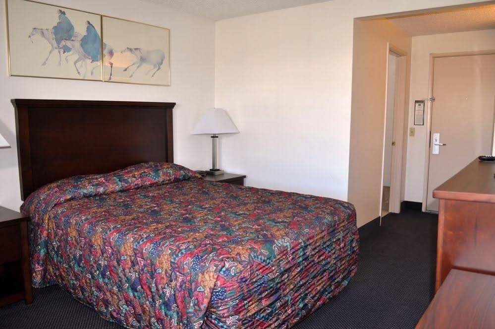Фото Motel 6 Pendleton, Or - West
