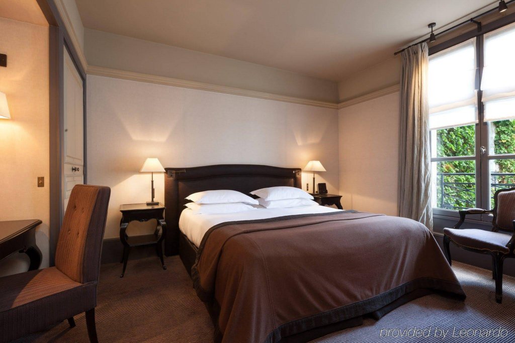 Фото Pavillon de La Reine