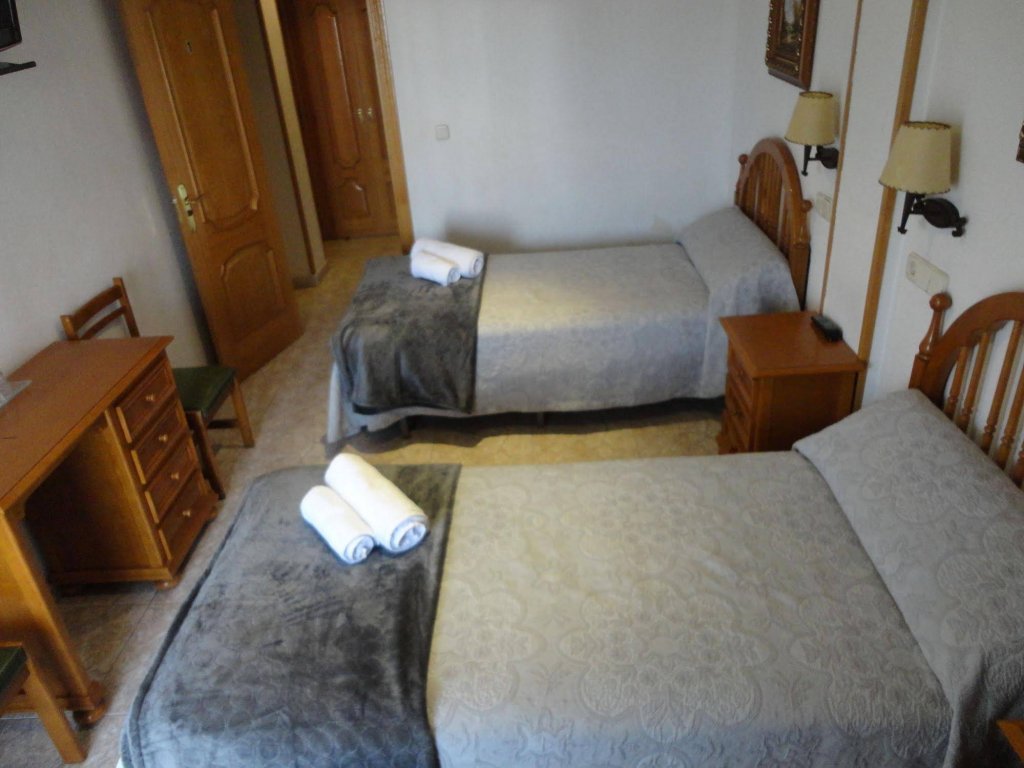 Фото Hostal Gran Vía