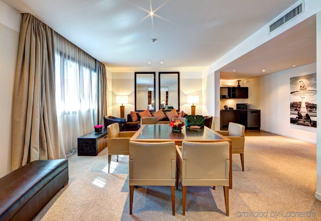 Фото Milan Suite Hotel