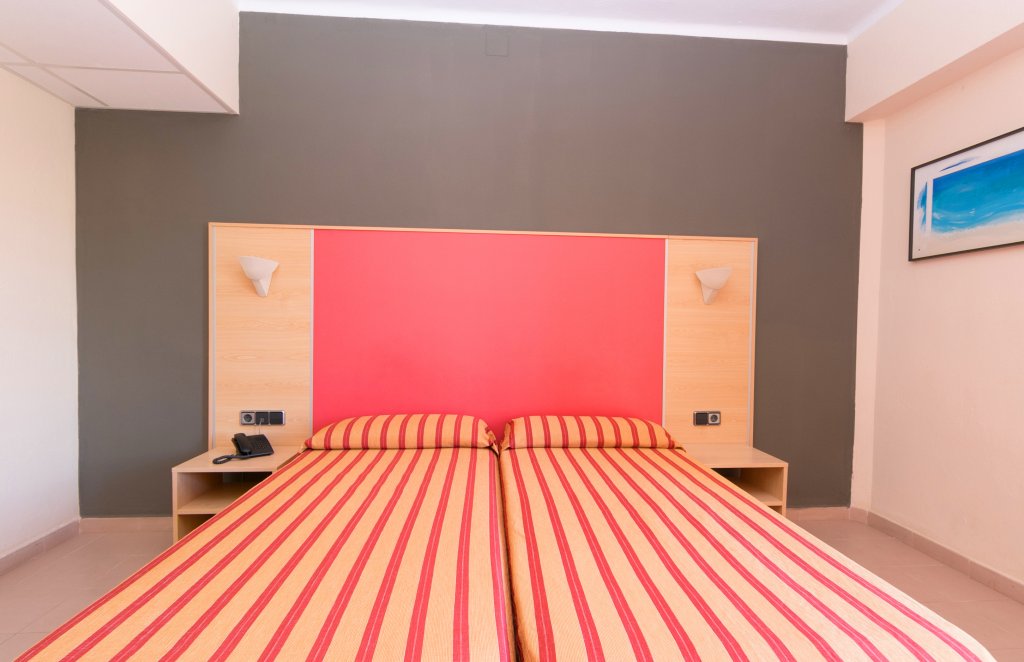 Фото The Red Hotel by Ibiza Feeling 