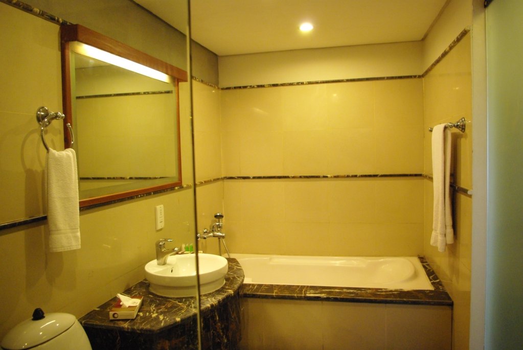 Фото Hotel One - The Mall Lahore