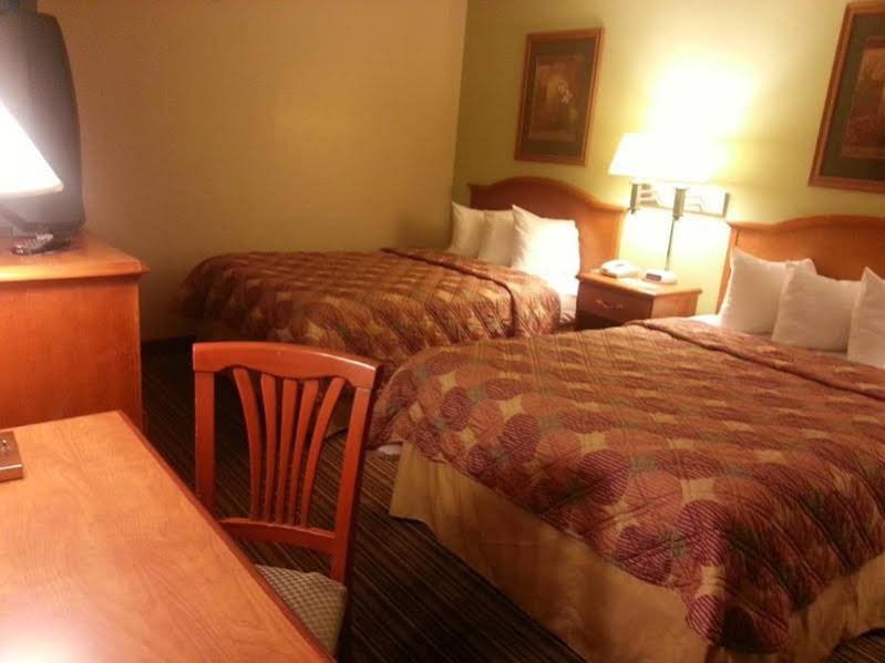 Фото Days Inn by Wyndham Roswell