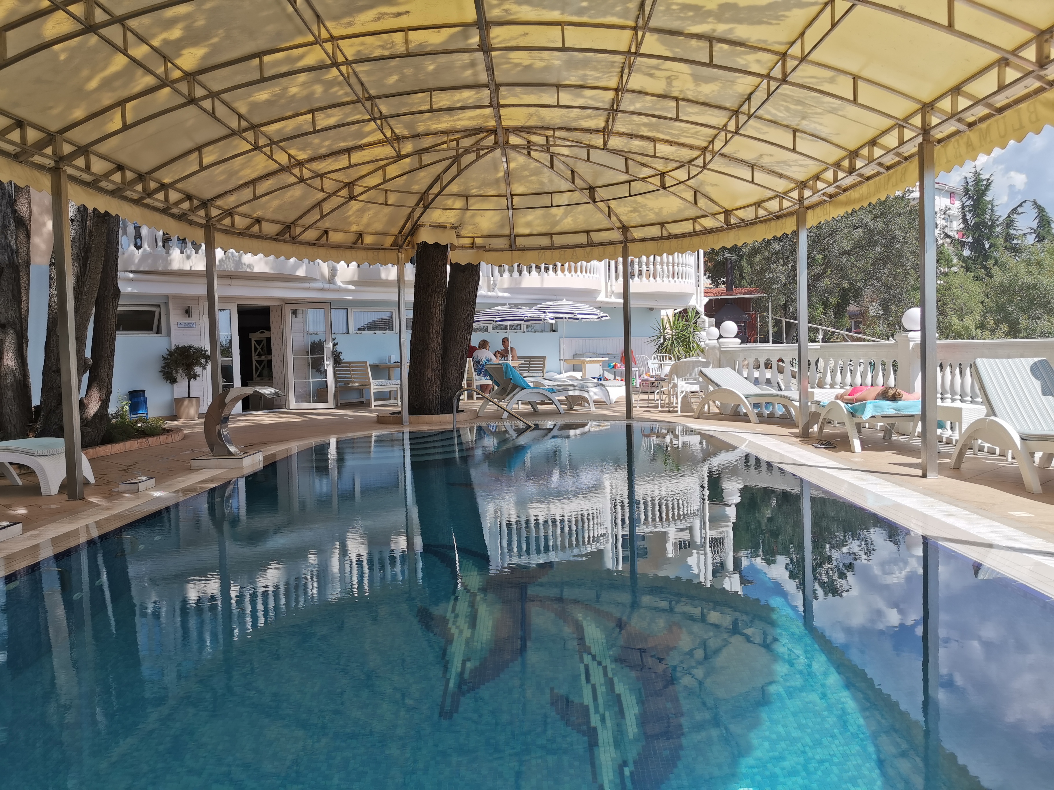 Фото отеля 2