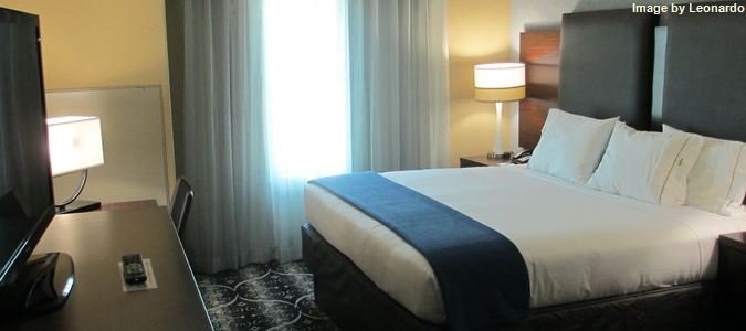 Фото Holiday Inn Express and Suites Kansas City Airport, an Ihg Hotel