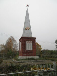 Обелиск воинам, погибшим в Великой Отечественной войне (Ульяновская область, Вешкаймское городское поселение, село Красный Бор, Карсунская улица), памятник, мемориал в Ульяновской области