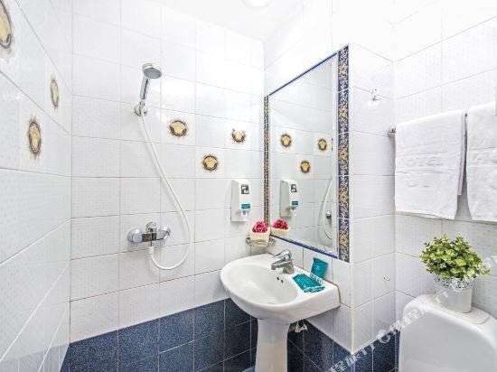 Фото Hotel81 - Palace