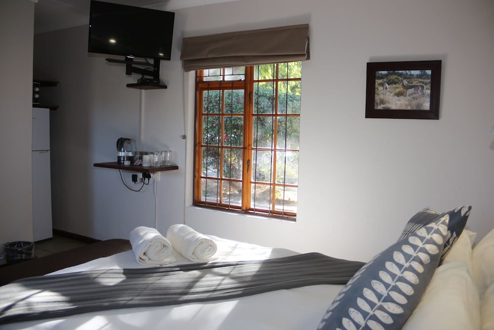 Фото Aan Die Oewer Guest House