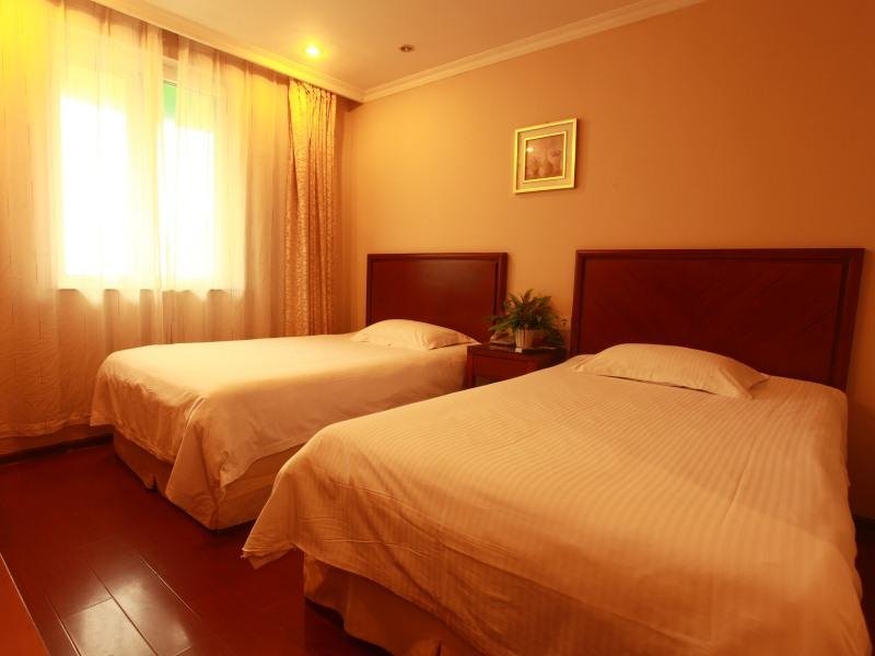 Фото GreenTree Inn JiNan Bus Terminal Station Express Hotel