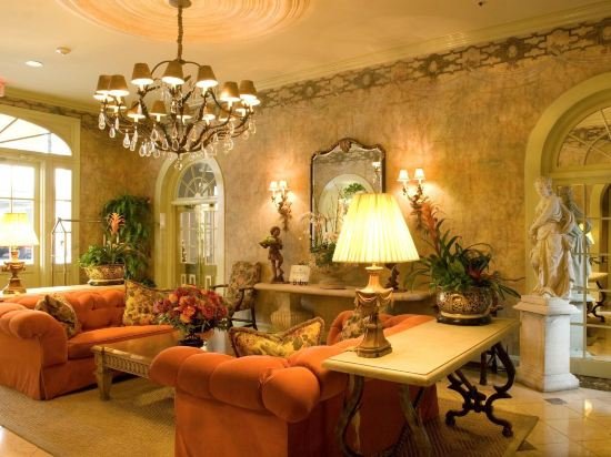 Фото Bienville House