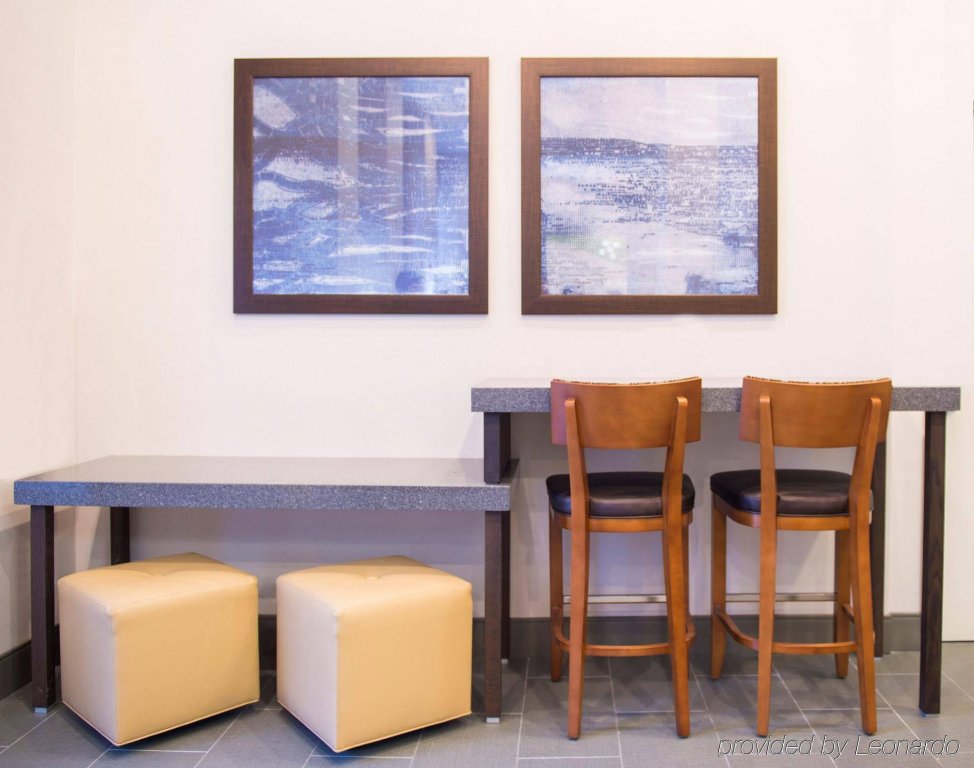 Фото Holiday Inn Manhattan 6th Ave - Chelsea