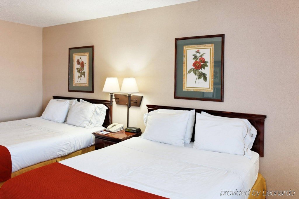 Фото Holiday Inn Express Metropolis, an Ihg Hotel