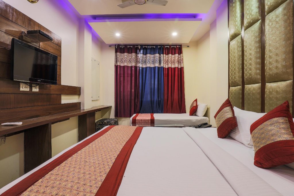 Фото Hotel Guruvas Inn