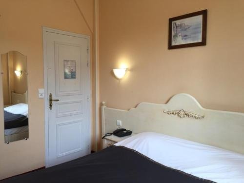 Фото Hotel Au Lion D'Or