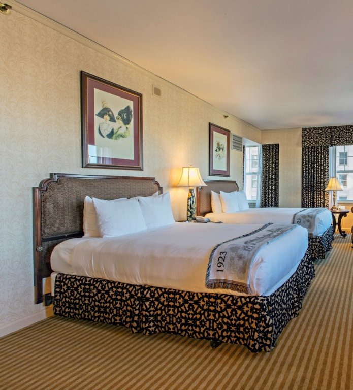 Фото The Brown Hotel