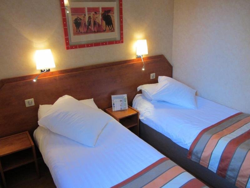 Фото Kyriad Nimes Ouest