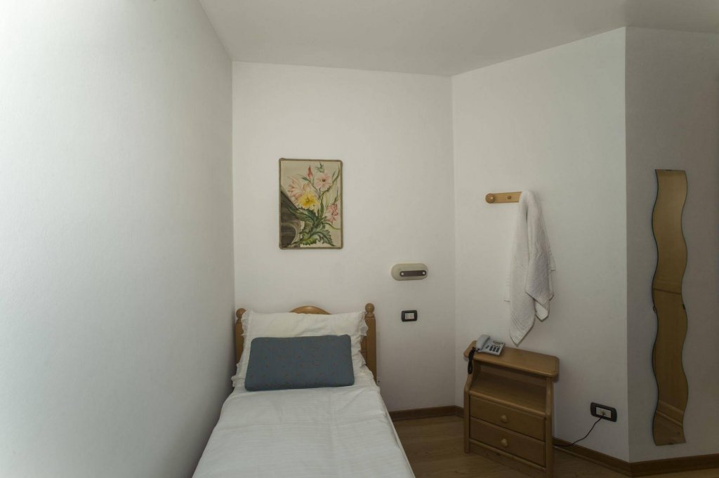 Фото Casteluce Hotel Funivie Pinzolo