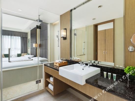 Фото Courtyard by Marriott Kunshan Hotel