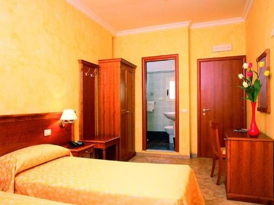 Фото Hotel Kriss