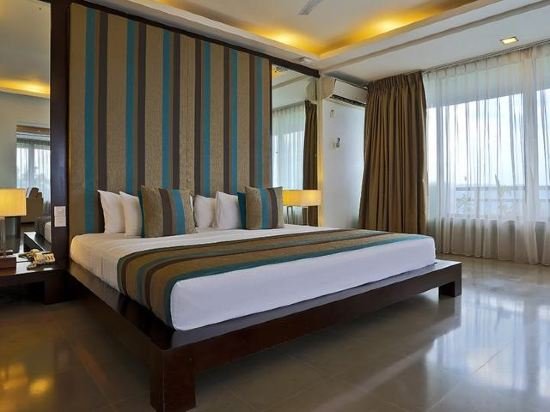 Фото The Tourmaline