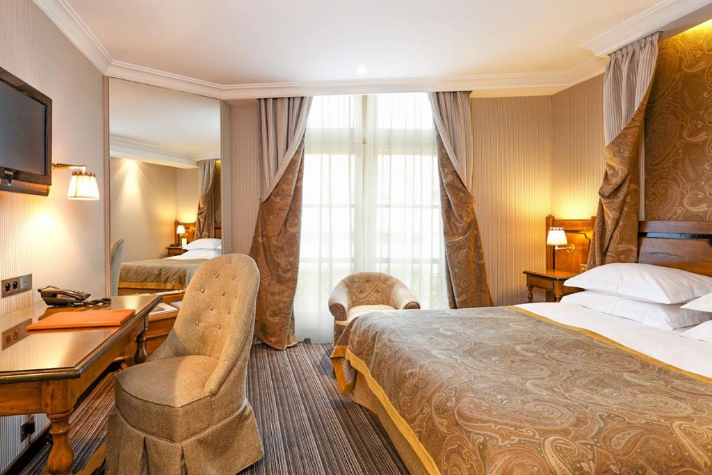 Фото Hotel Au Manoir Saint-Germain des Prés