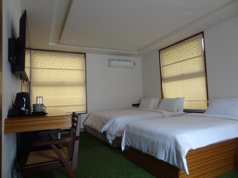 Фото отеля 2