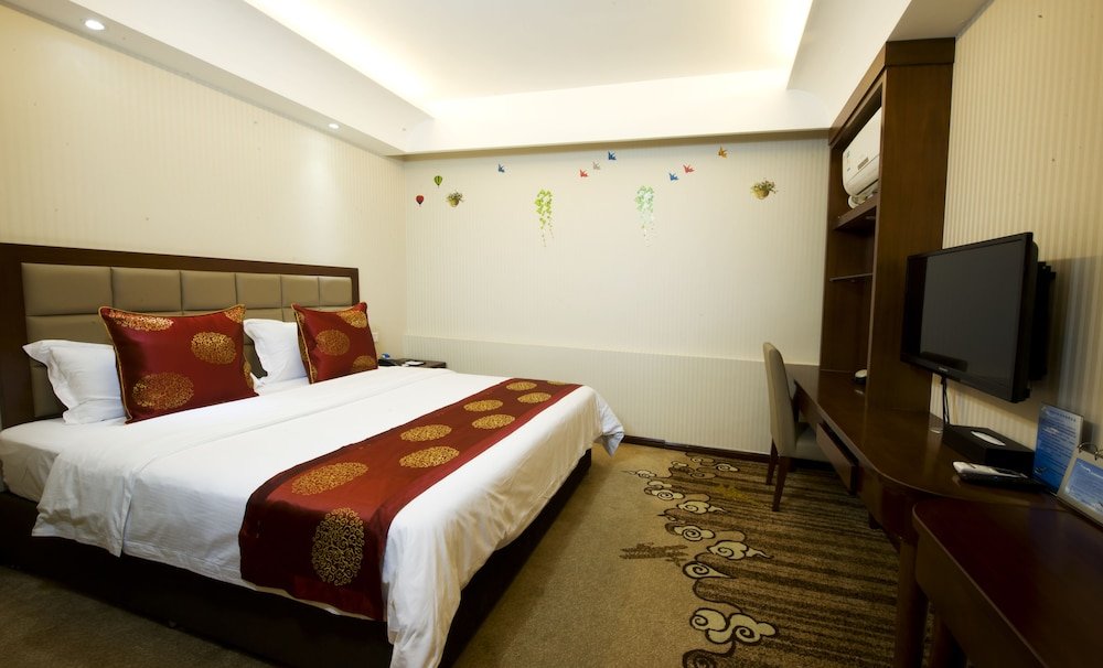 Фото Chengdu Chengfei Hotel