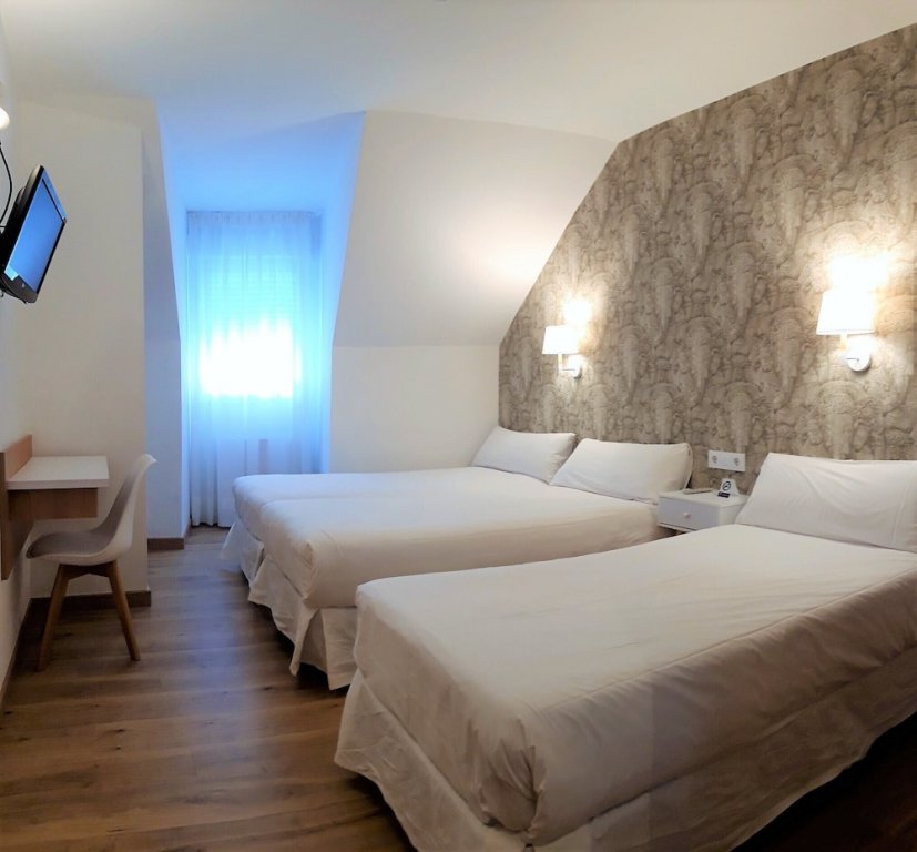 Фото Hotel Vilagarcia