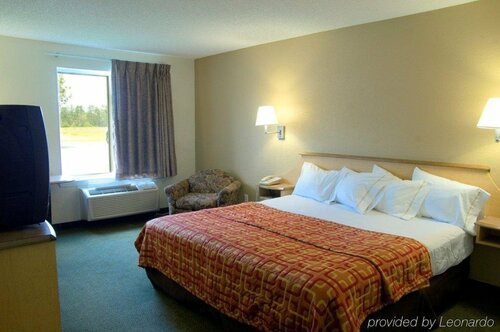 Гостиница Red Roof Inn & Suites Pensacola East - Milton