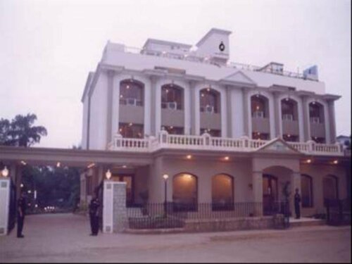 Гостиница Hotel The Metropole в Лонавала