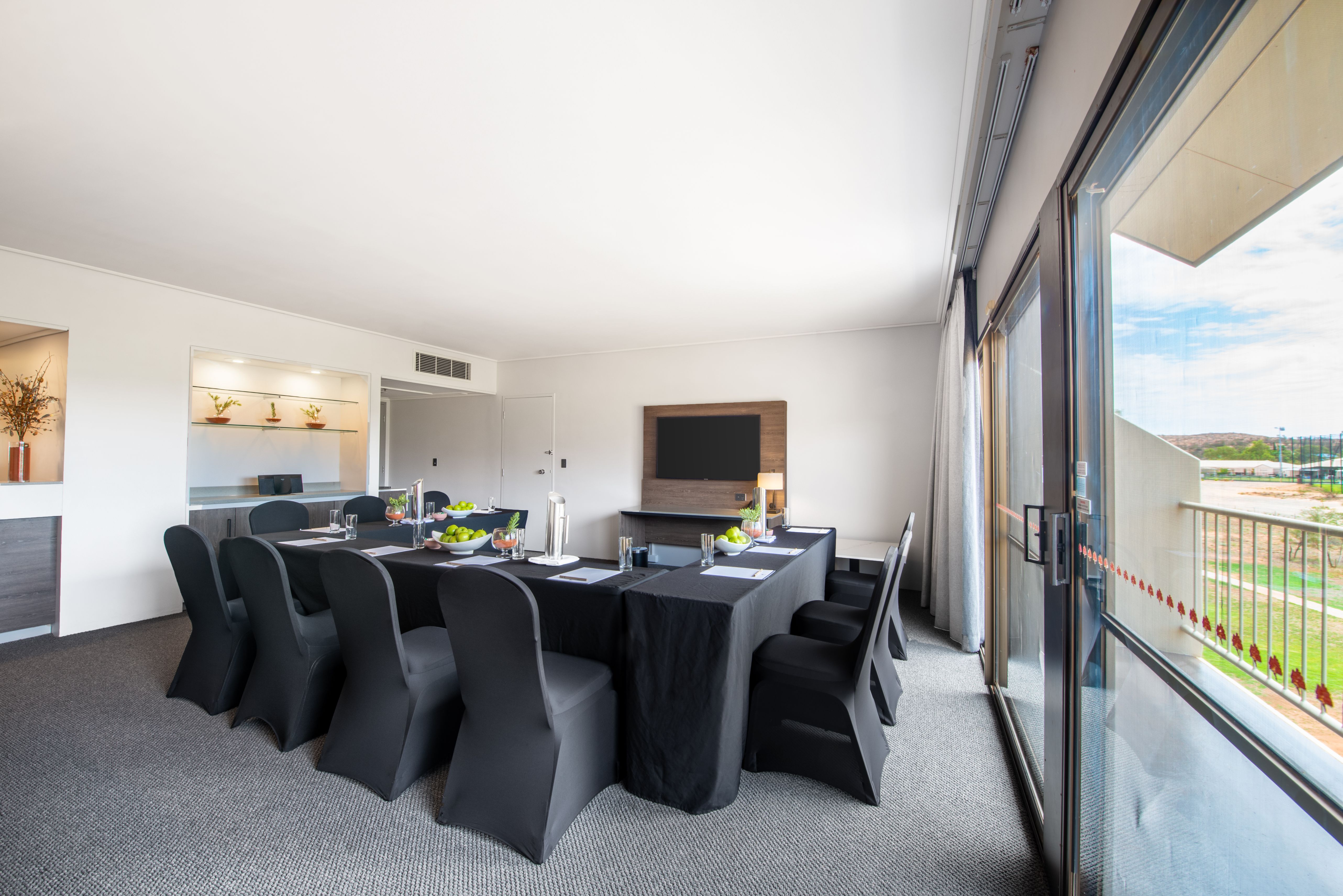 Фото DoubleTree by Hilton Hotel Alice Springs