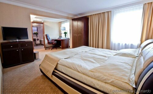 Гостиница M Hotel Sosnowiec в Мысловице