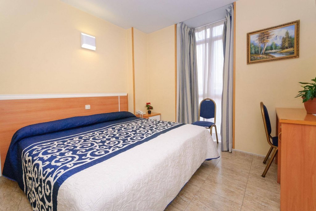 Фото Hotel Barajas Plaza