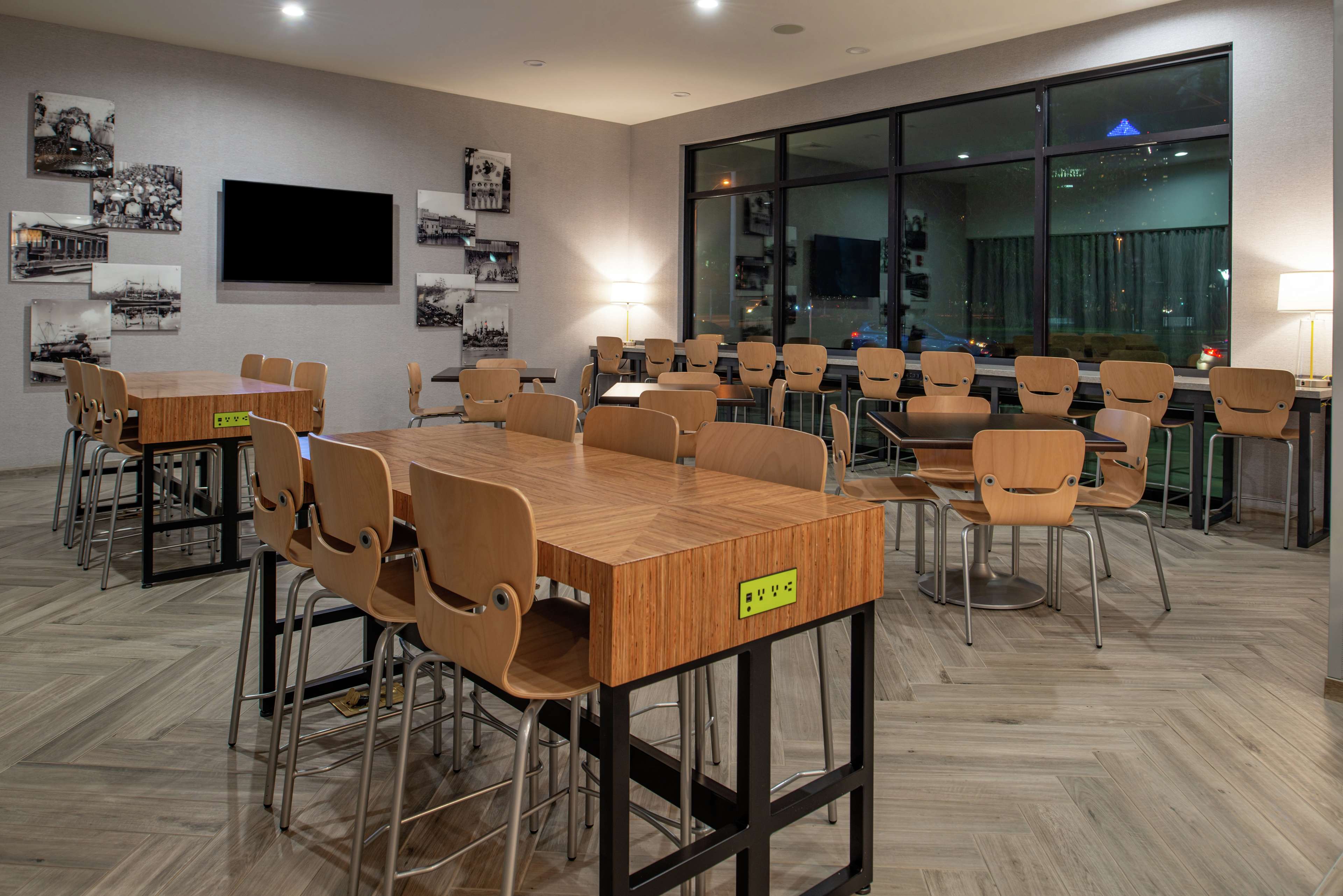 Фото Hampton Inn Tampa Downtown Channel District