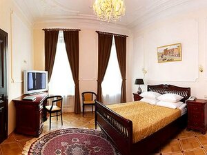 Rossi Boutique Hotel & SPA (Lomonosova Square, 4), hotel